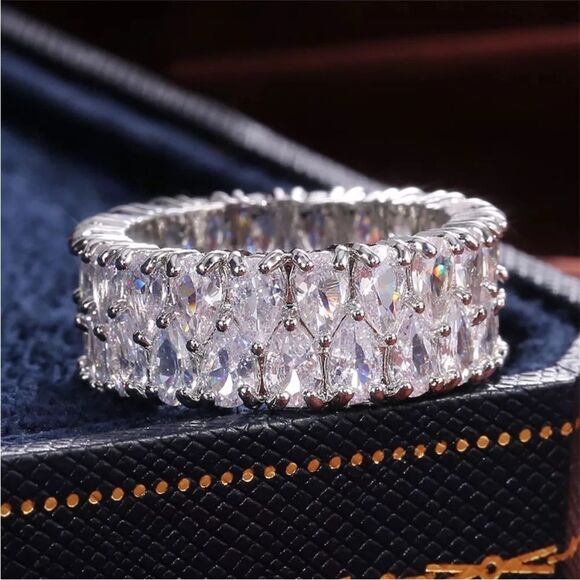 925 Sterling Silver Diamond Ring New in Gift Box Size 9 - Picture 1 of 7